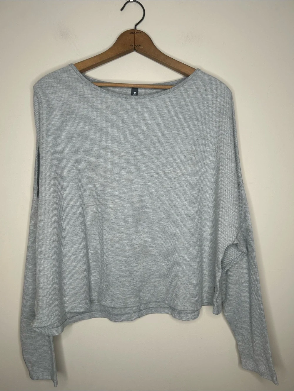 Vuori Heather Gray Waffle Weave L/S top Size M/L NWOT Cotton Blend Slight Crop - Picture 1 of 6